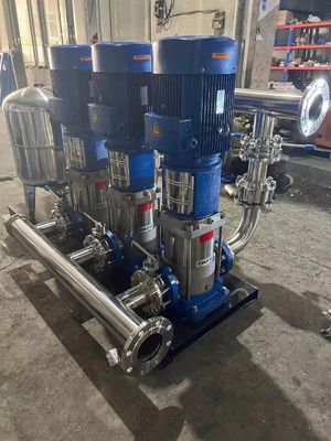 Good price La pompa materiale dell'attrezzatura di rifornimento idrico della pompa idraulica del ripetitore di frequenza 1standby 1start .SS304 con piplien e la vasca d'impregnazione in linea